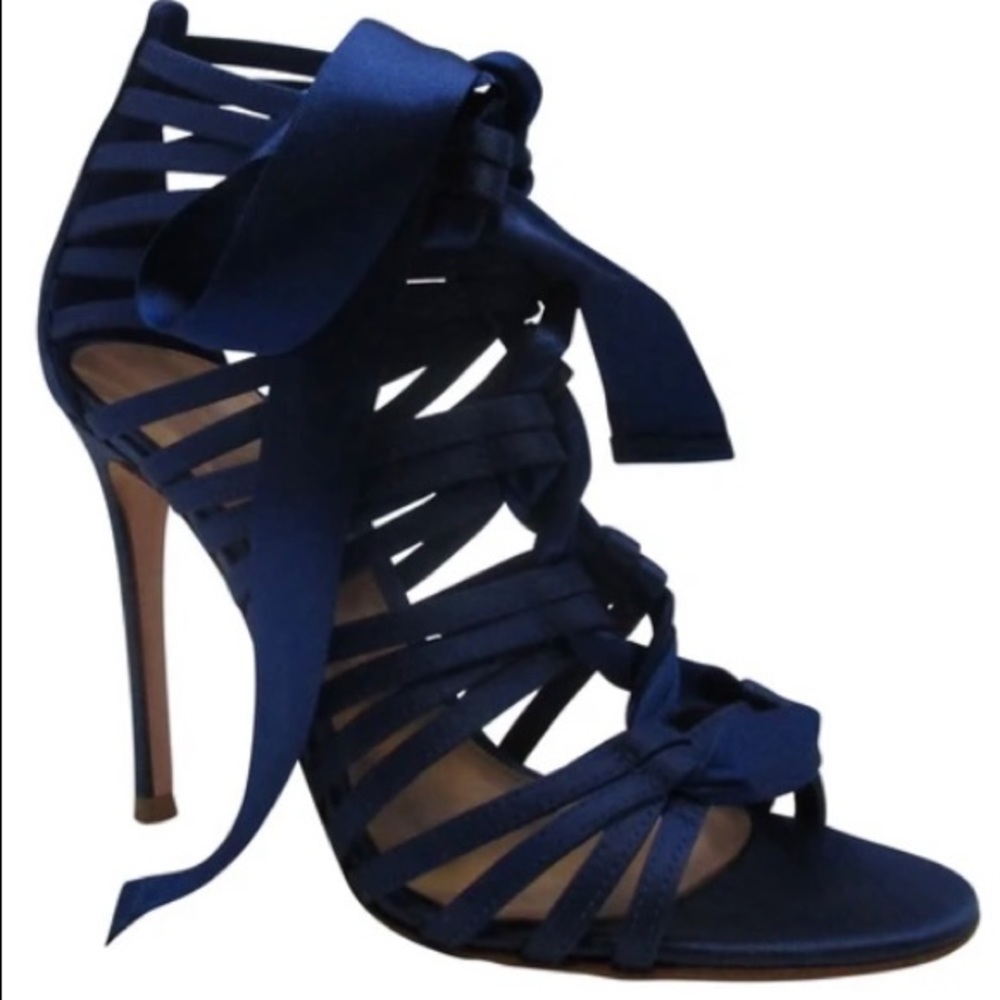 Gianvito Rossi Cut Out Ankle Boots